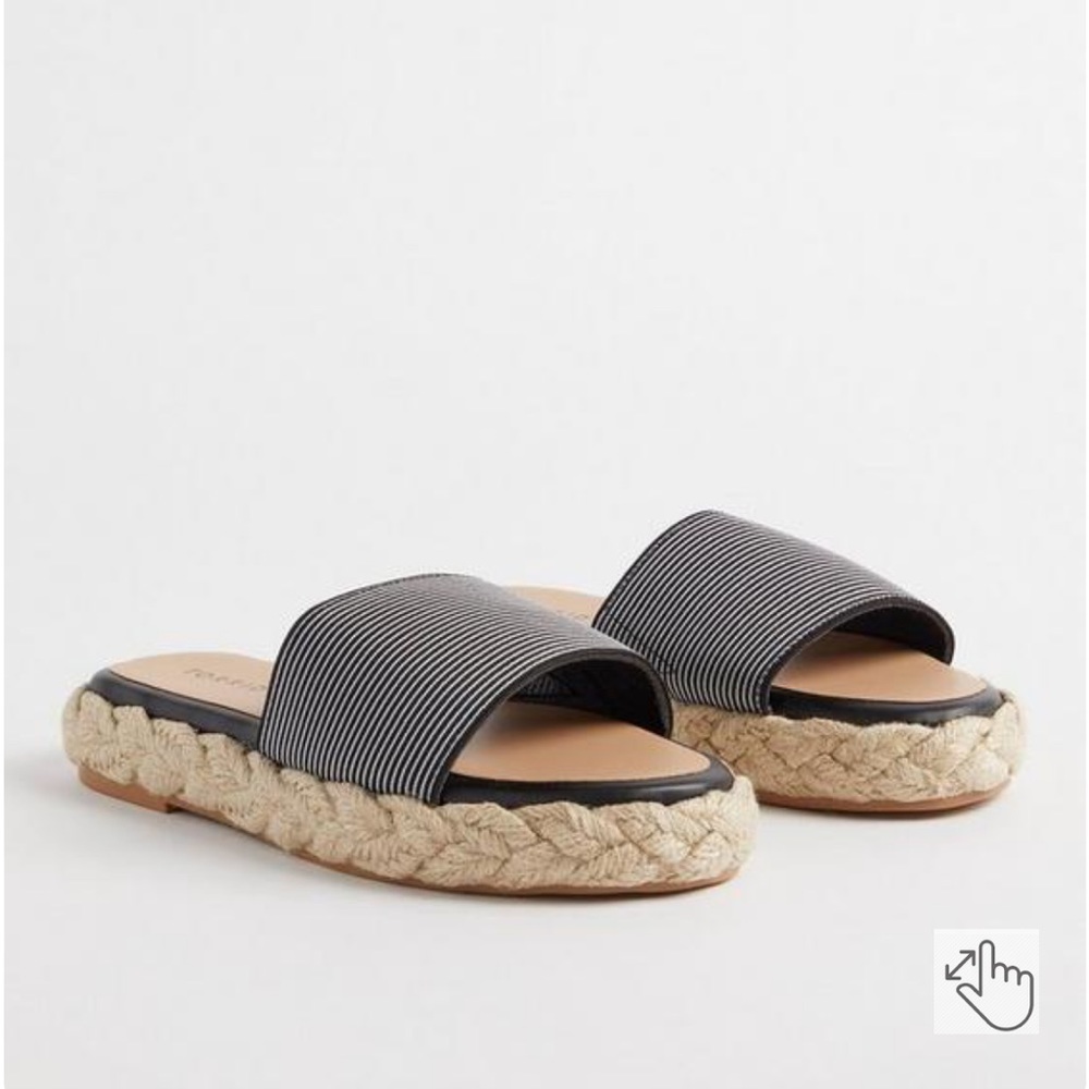 TORRID SIZE 7 WW SINGLE BAND PLATFORM SLIDE WOMENS NWT BLACK & WHITE